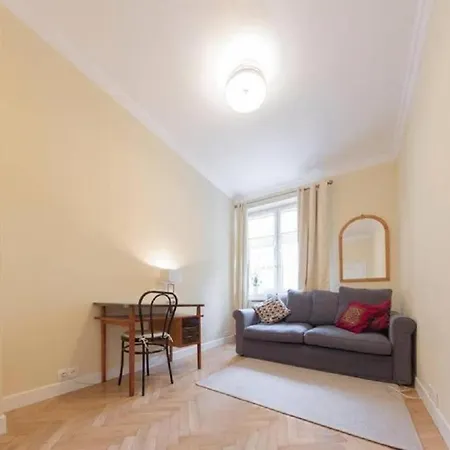 Golden Apartment-central Location-n41a