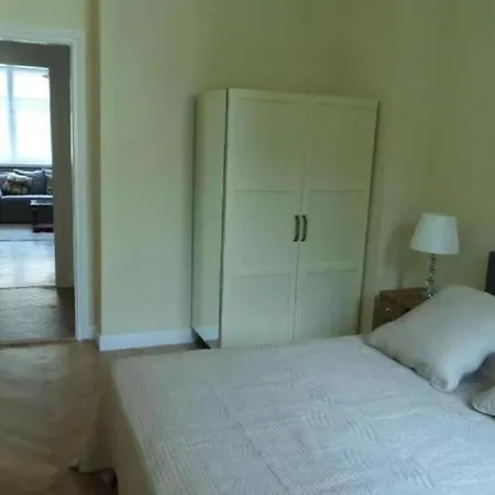 Golden Apartment-central Location-n41a