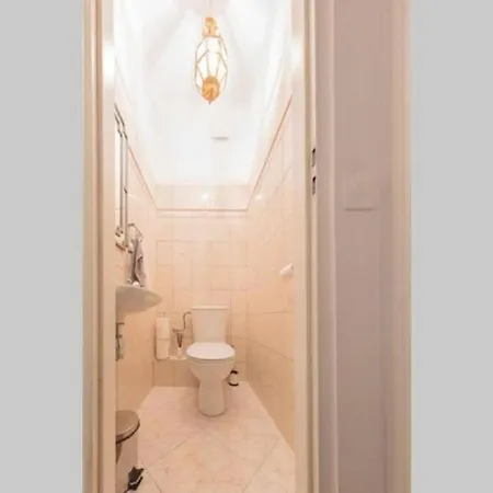 Golden Apartment-central Location-n41a Apartment *
